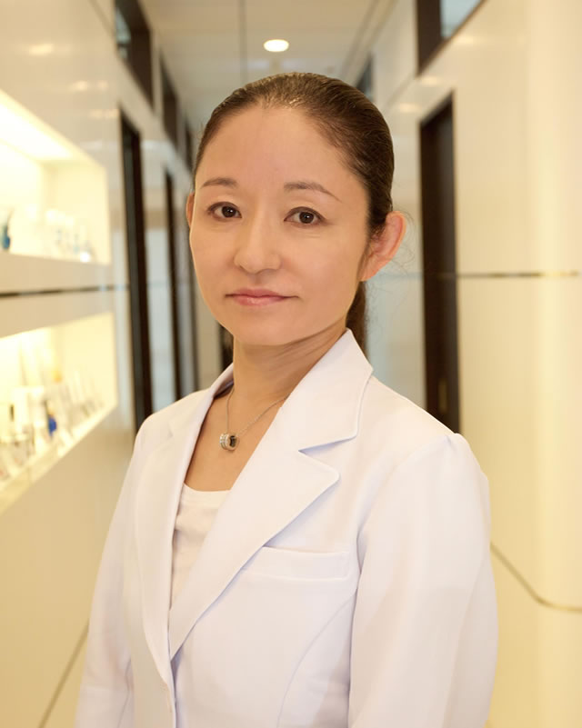 院長:赤井惠子